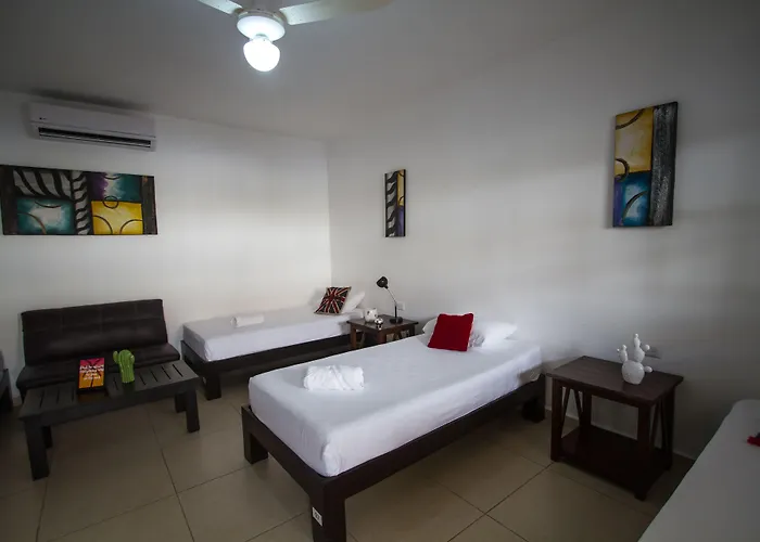 We Playa - Adults Only Hostel